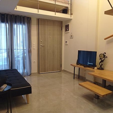 Minimal Two-Floor Apartment Солун Екстериор снимка