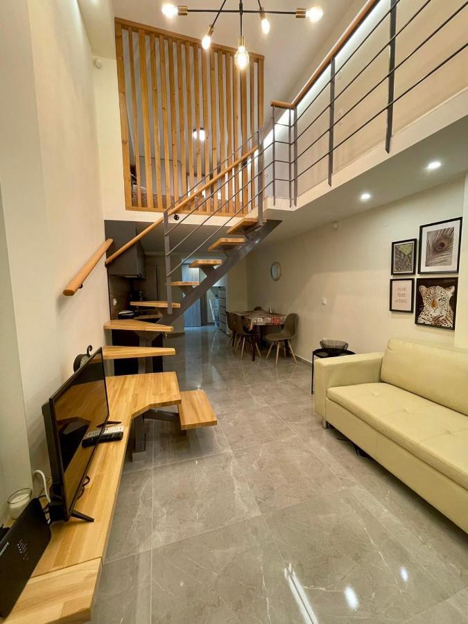 Minimal Two-Floor Apartment Солун Екстериор снимка
