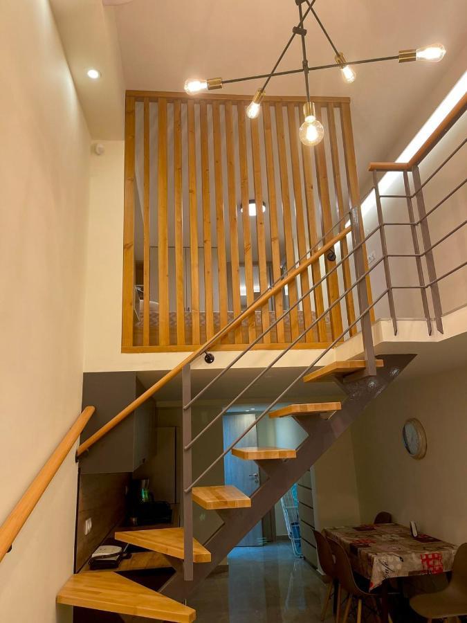 Minimal Two-Floor Apartment Солун Екстериор снимка