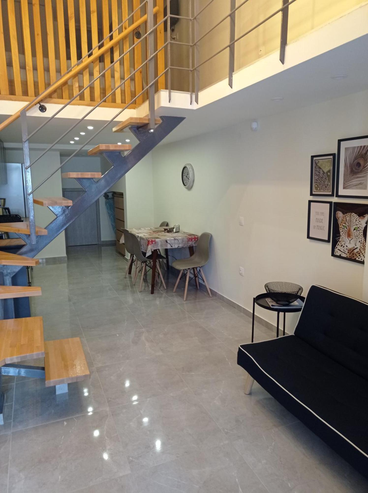 Minimal Two-Floor Apartment Солун Екстериор снимка