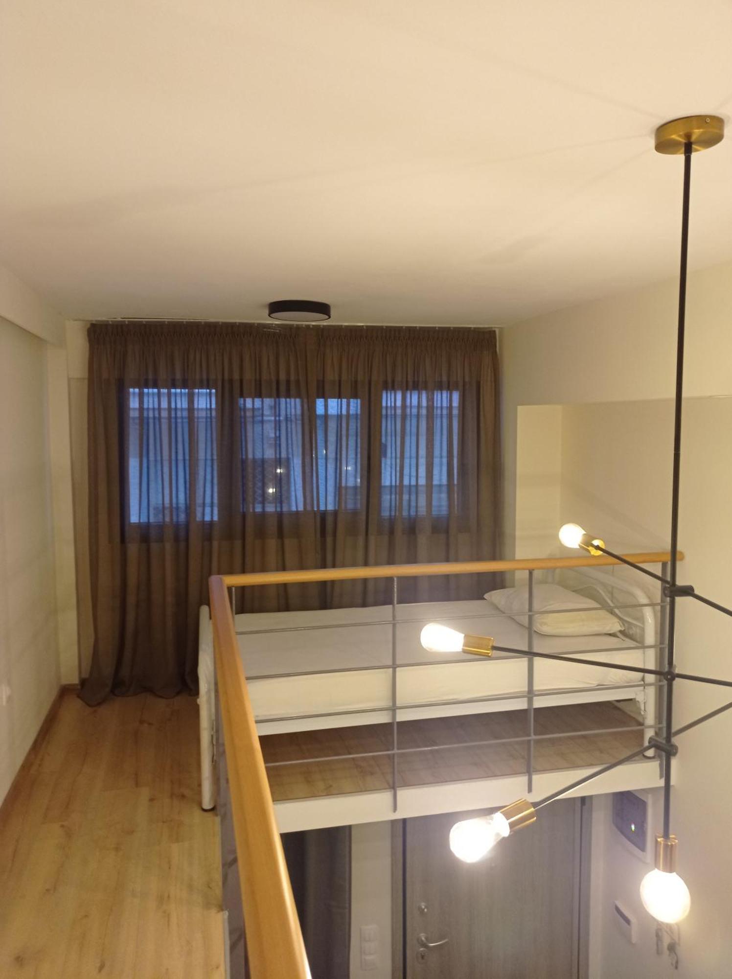 Minimal Two-Floor Apartment Солун Екстериор снимка